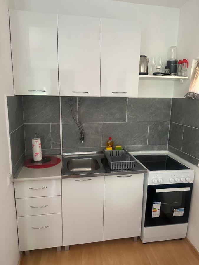 סטינג'ה Apartman Lili מראה חיצוני תמונה
