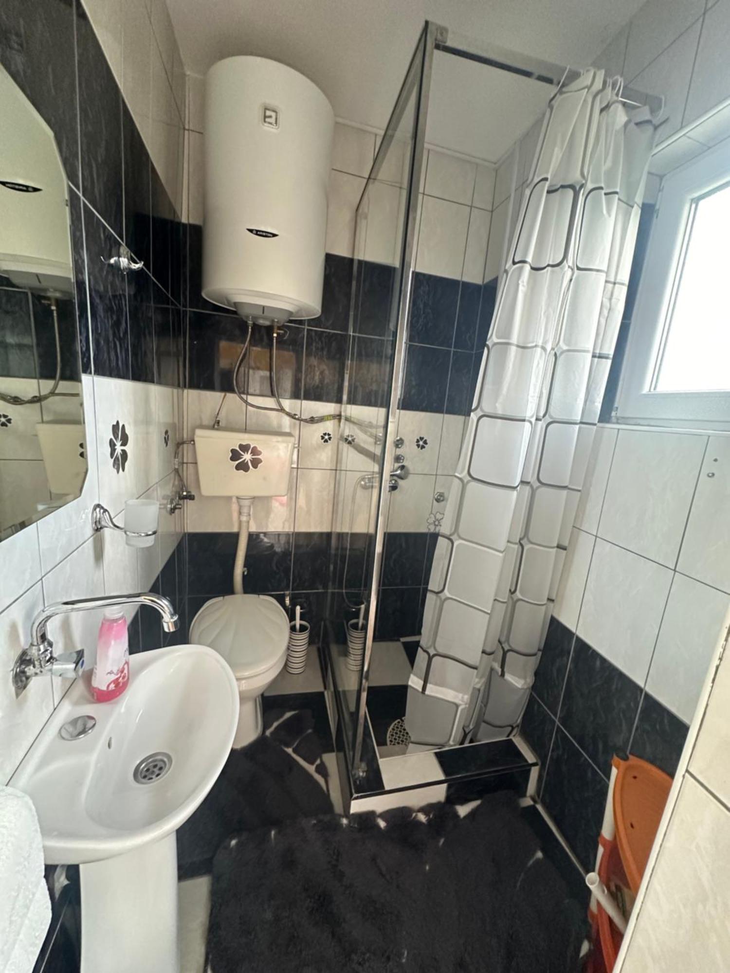 סטינג'ה Apartman Lili מראה חיצוני תמונה